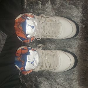 size 5.5 boys orange ,blue ,white.AIR jordan 5 retro international flight